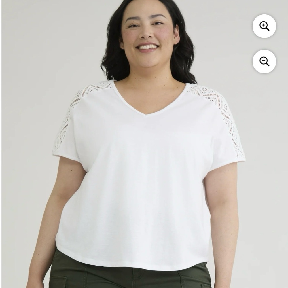 Women top size 1X Classic V-Neck Lace Shoulder - White new